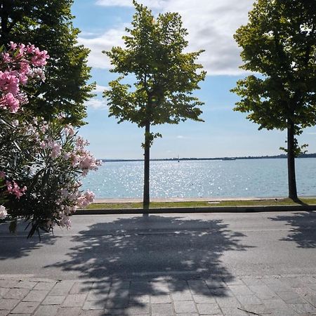 Appartamento Floriana Desenzano del Garda Eksteriør billede