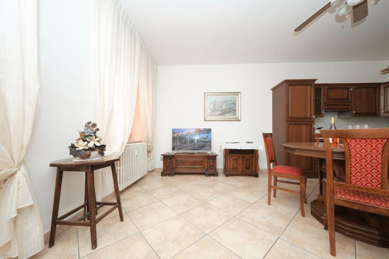 Appartamento Floriana Desenzano del Garda Eksteriør billede