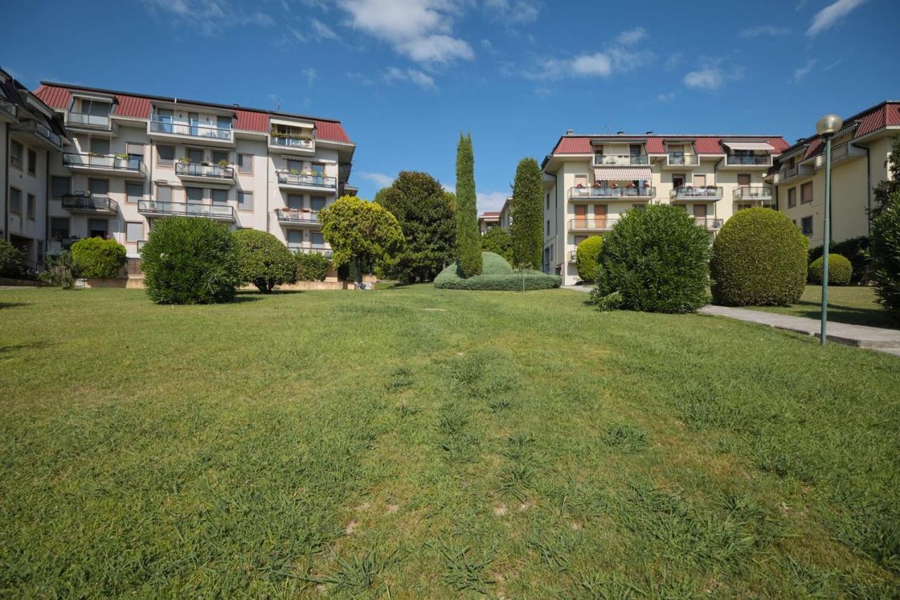 Appartamento Floriana Desenzano del Garda Eksteriør billede